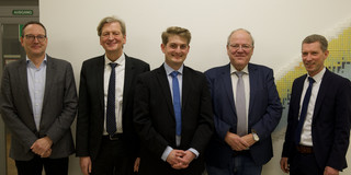 Das Bild zeigt die Prüfungskommission.